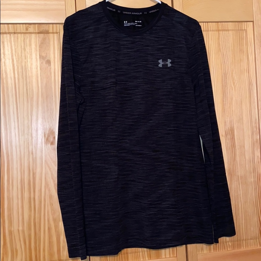 Under armour heat gear long sleeve shirt NWOT
